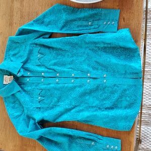 Ariat dress shirt with beautiful turquoise lace